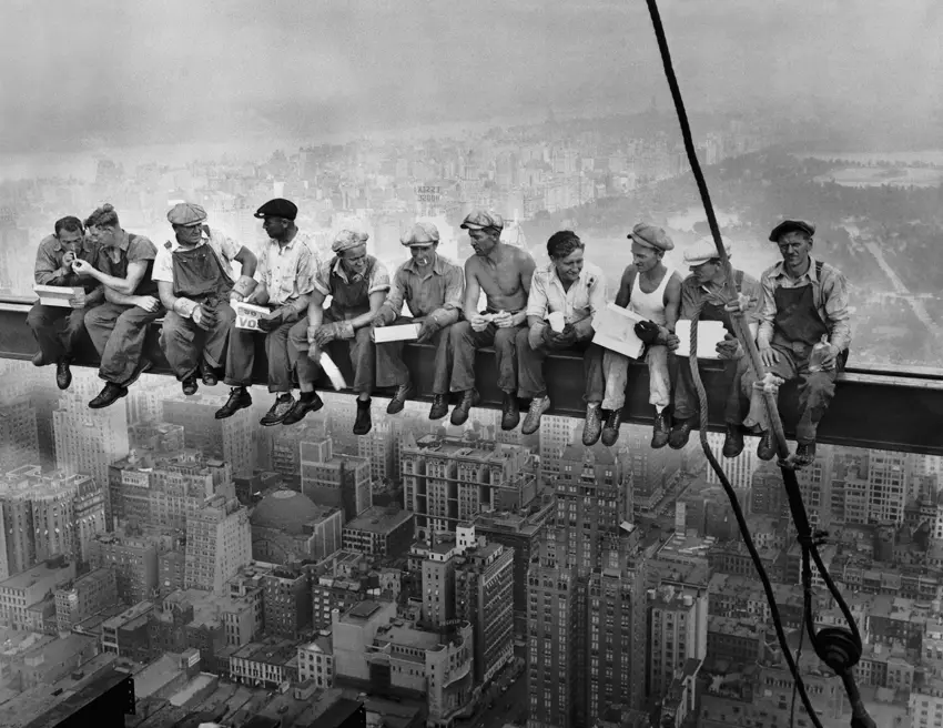 Lunch op een sky scraper historie bedrijfsgezondheid