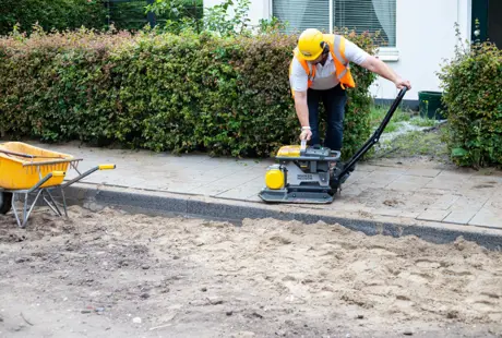 Werk stratenmakers direct stilgelegd bij verkeerde fysieke belasting