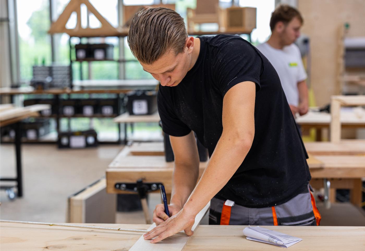 Artikel EIB Arbeidsplaatsen Foto LR